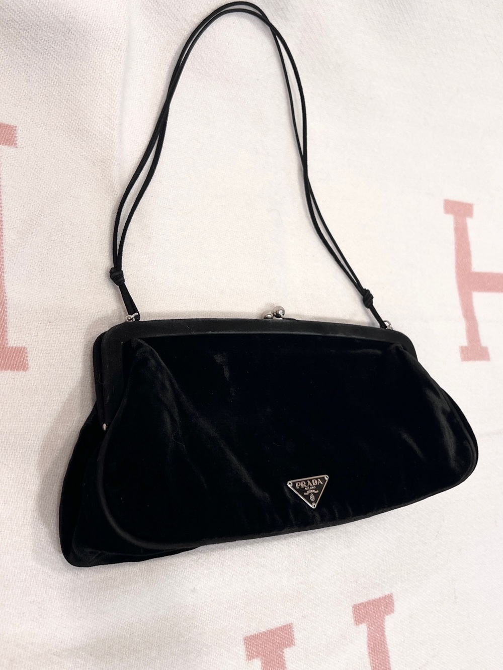 PRADA⭐️Kiss lock bag! Prada Black Velvet Ultra Vintage Bag!